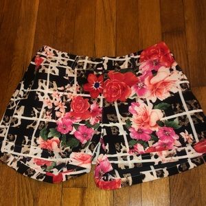 Brand new 2B BEBE shorts!